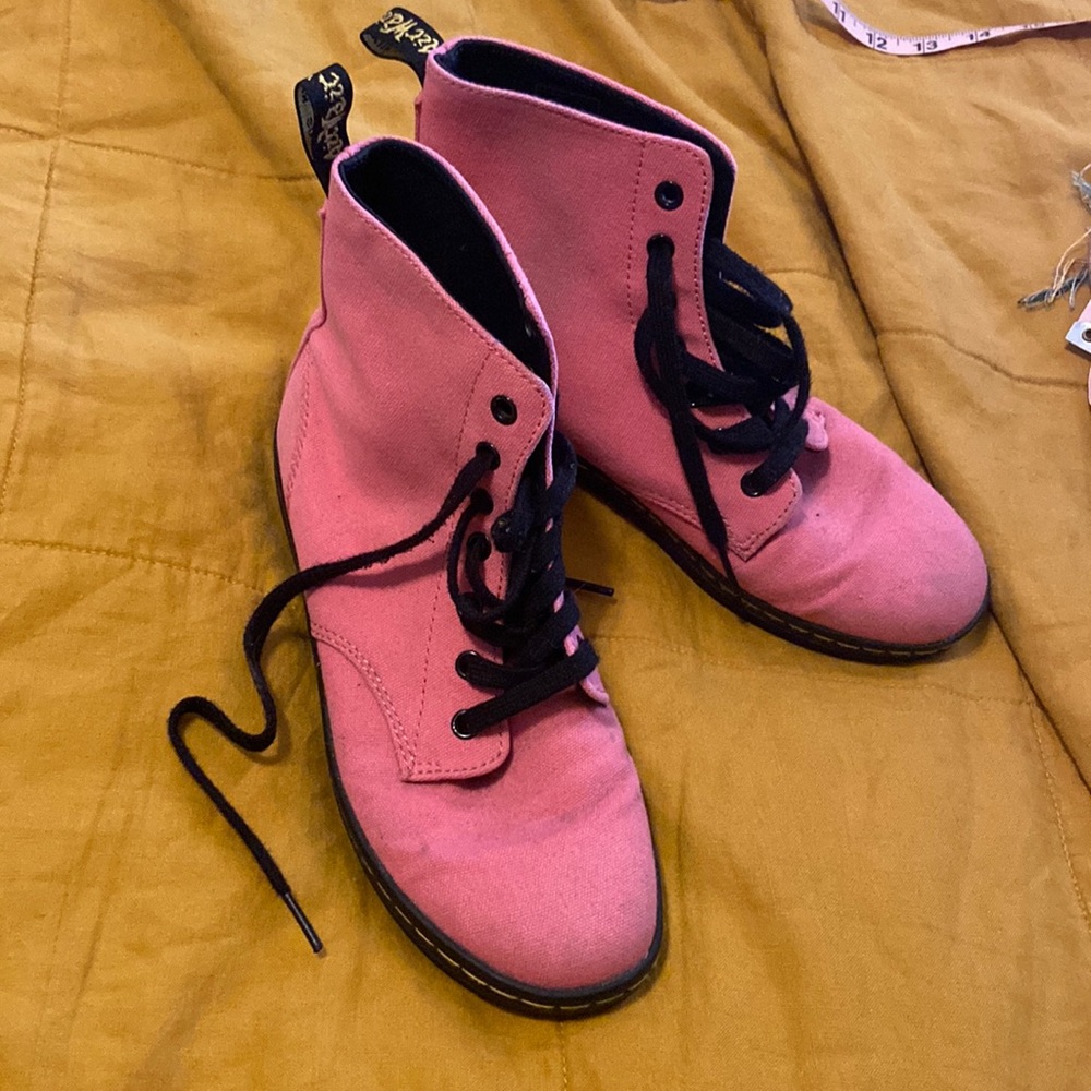 Dr Martin pink boots